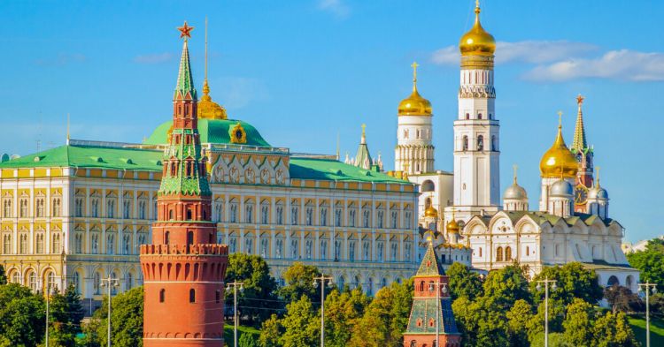 Kreml Rusiya diplomatlarının Polşadan çıxarılmasına münasibət bildirdi