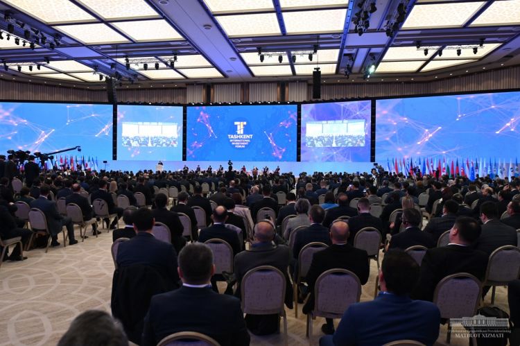 الرئيس شوكت ميرضيائيف يفتتح منتدي طشقند الدولي للإستثمار