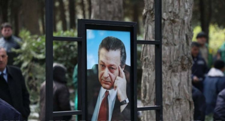 Prezident Ayaz Mütəllibovun dəfni ilə bağlı nekroloqa imza atdı