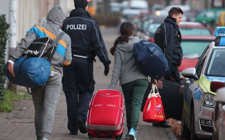 Группа азербайджанцев депортирована из Германии