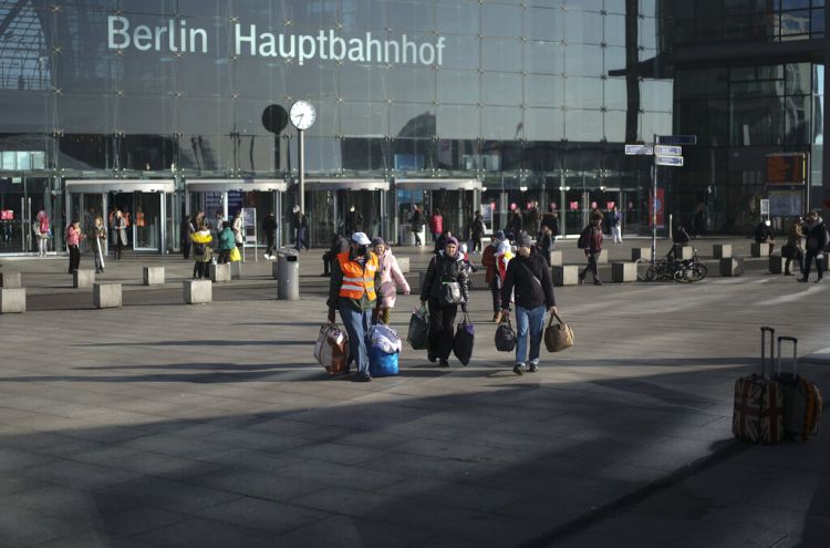 Many Ukrainian refugees aren’t really Ukrainian, says insider police source in Germany