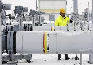 موسكو تهدد بوقف إمدادات الغاز إذا لم تدفع الدول المشترية الثمن بالروبل