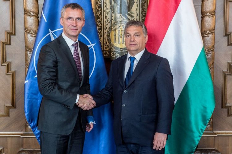 Столтенберг и Орбан провели телефонный разговор
