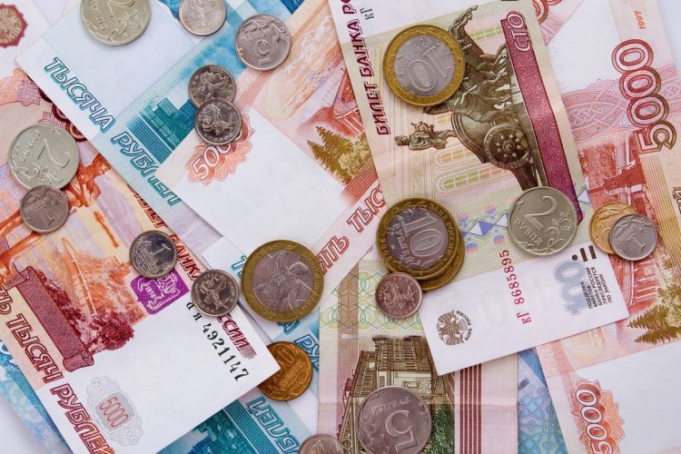 Курс рубля к манату достиг максимума с начала конфликта