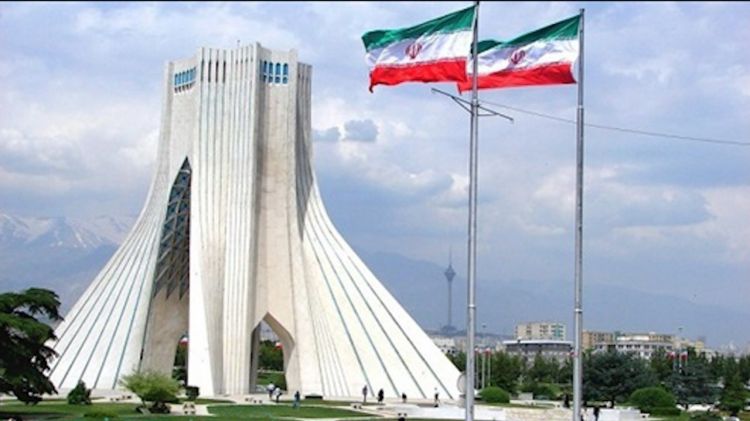 إيران تفرض عقوبات على 24 مسؤولا أمريكيا