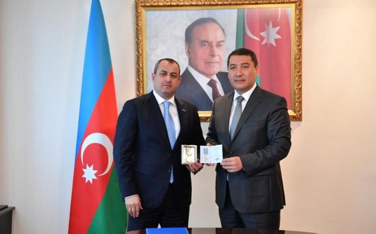 Посол Казахстана вручил юбилейные медали азербайджанским депутатам