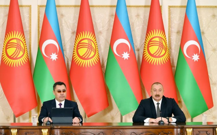 Qırğızıstan Prezidenti və xanımının şərəfinə rəsmi ziyafət verildi