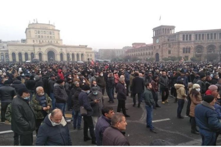 Оппозиция Армении проводит очередную акцию протеста