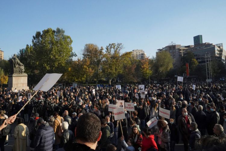 Сторонники Сержа Саргсяна присоединились к акции протеста в Ереване