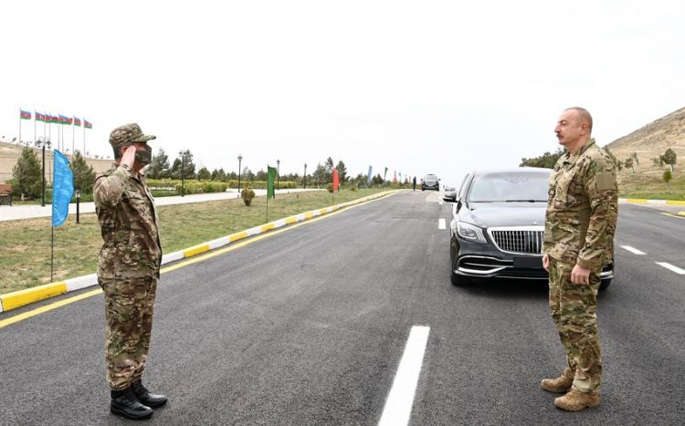 Президент Азербайджана посетил воинскую часть Сил специального назначения