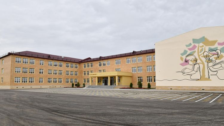 Построенная в Баку по инициативе Фонда Гейдара Алиева новая школа рассчитана на 960 мест