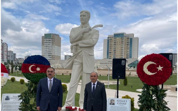 В Анкаре открыт памятник Ахмеду Джаваду