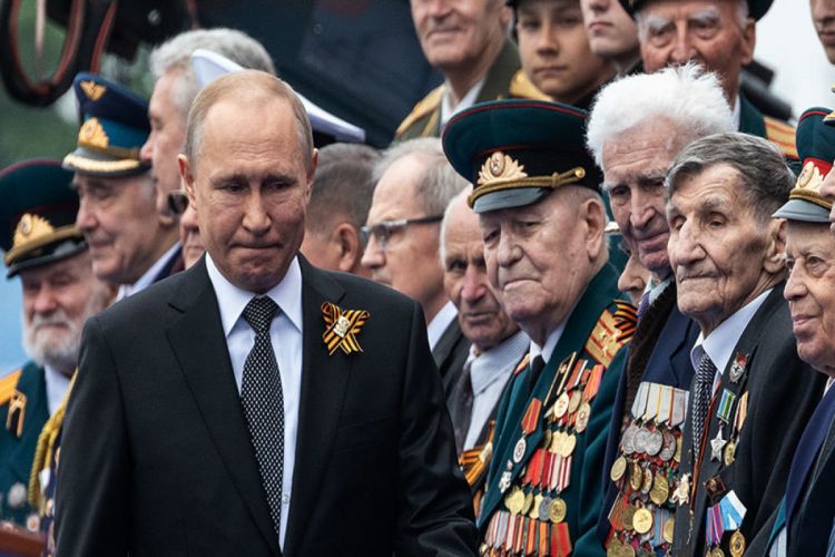 Путин примет участие в параде Победы 9 мая Песков