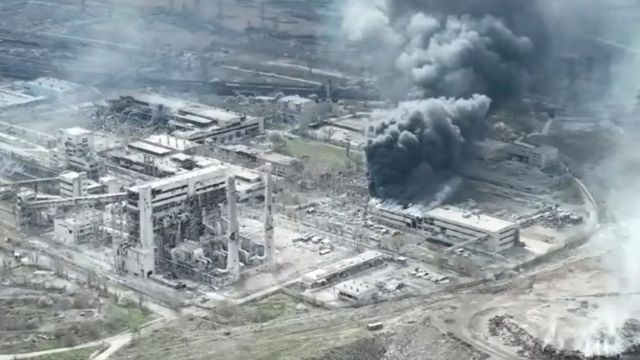 مصنع آزوفستال تحت وطأة النيران.. "الاستسلام ليس خيارا"