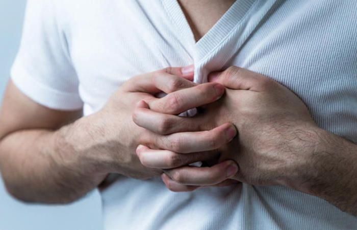 علامات في الأصابع والكفين تشير إلى أمراض القلب