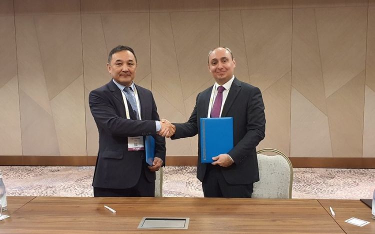"Азеркосмос" подписал соглашение о сотрудничестве с казахстанской компанией