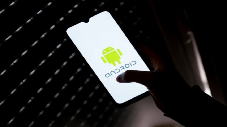 غوغل تحظر ثلاثة تطبيقات شهيرة.. احذفها من هاتف "أندرويد" الآن!