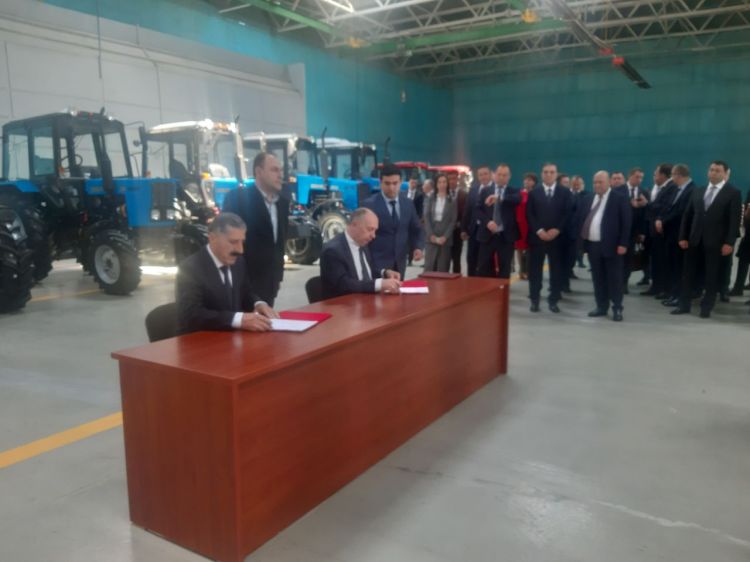 Gəncə Avtomobil Zavodu ilə Belarusun 2 zavodu arasında memorandum imzalandı