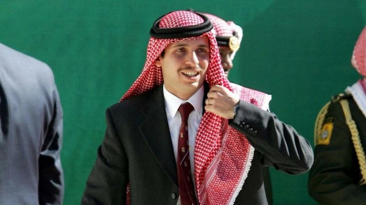 الملك عبدالله يوافق على توصية بتقييد اتصالات وتحركات الأمير حمزة