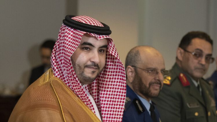 الأمير خالد بن سلمان يدعو للضغط الأممي على الحوثيين لفتح طرق تعز