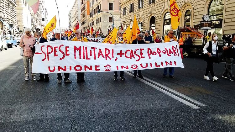 Italians protest against government sending weapons to Ukraine