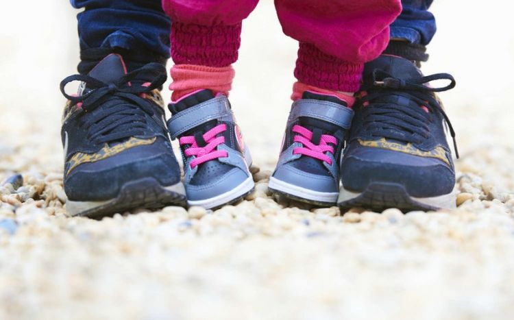 В Великобритании придумали кроссовки, которые растут вместе с ребенком