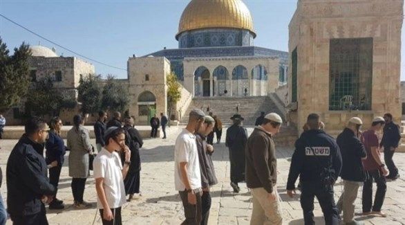 عشرات المستوطنين يقتحمون المسجد الأقصى تحت حماية الشرطة الإسرائيلية
