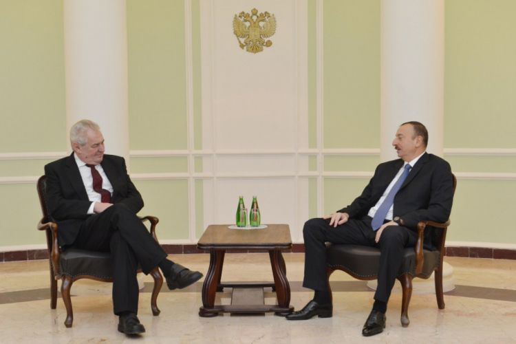 Президент Чехии поздравил Президента Азербайджана