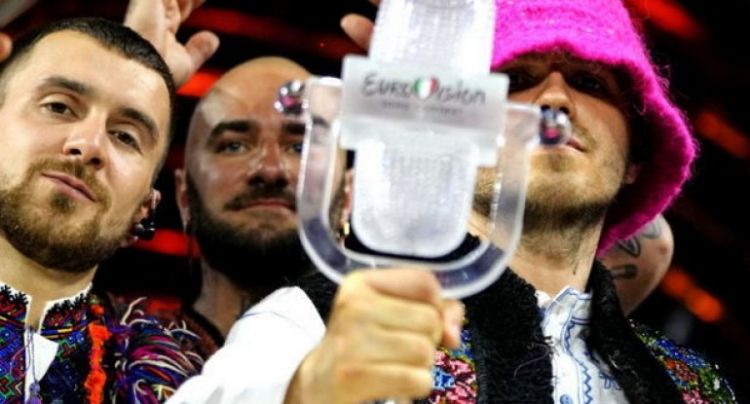 Победитель Евровидения-2022 продал свою награду почти за миллион долларов