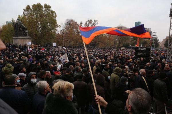 Армянская оппозиция ходит по адресам депутатов