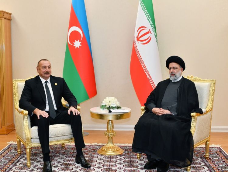 İlham Əliyev İran prezidentinə başsağlığı verdi