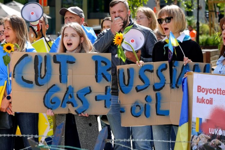 Avropa rus neftinin idxalını dayandırır