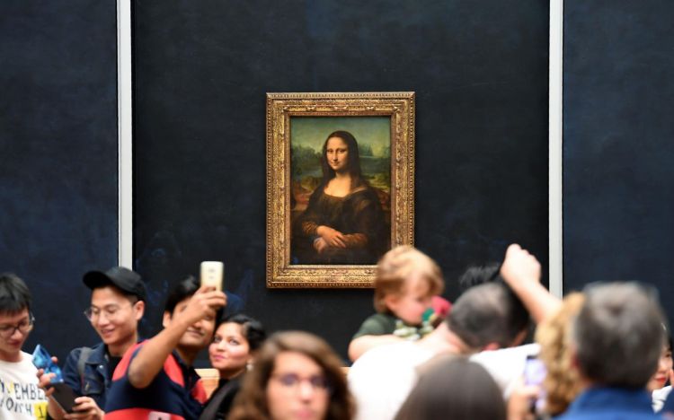 Başı bəlalı “Mona Lisa” Ecazkar əsərin başına gələnlər