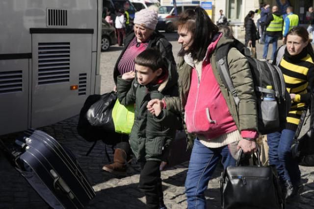 بولندا تستقبل 3 ملايين و749 ألف لاجئ من أوكرانيا