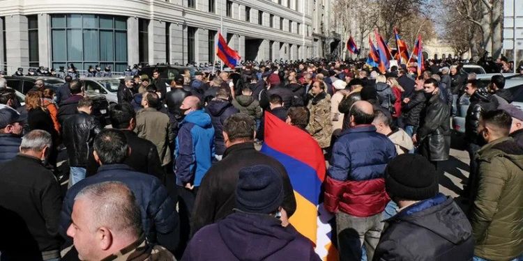 Минздрав Армении назвал число пострадавших в ходе столкновений в Ереване