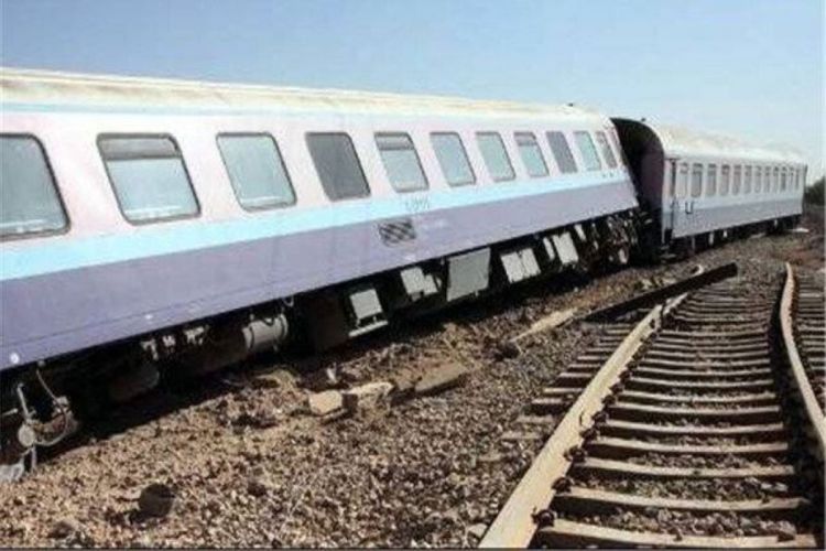 В Иране поезд сошел с рельсов: погибли 13 человек, еще 50 ранены