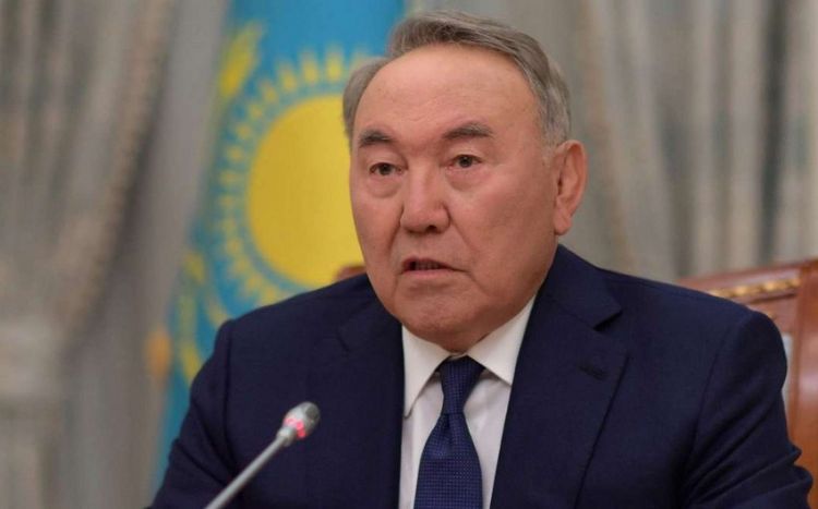 Новая Конституция лишила Назарбаева и его семью части привилегий