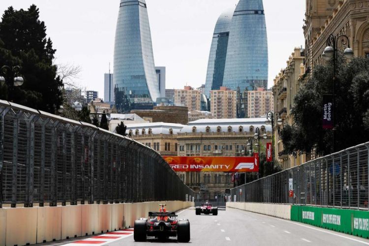 Гран-при Азербайджана стартовало гонкой «Формулы-2»