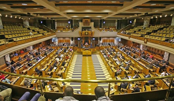 تعليق جلسة لبرلمان جنوب أفريقيا بسبب فوضى