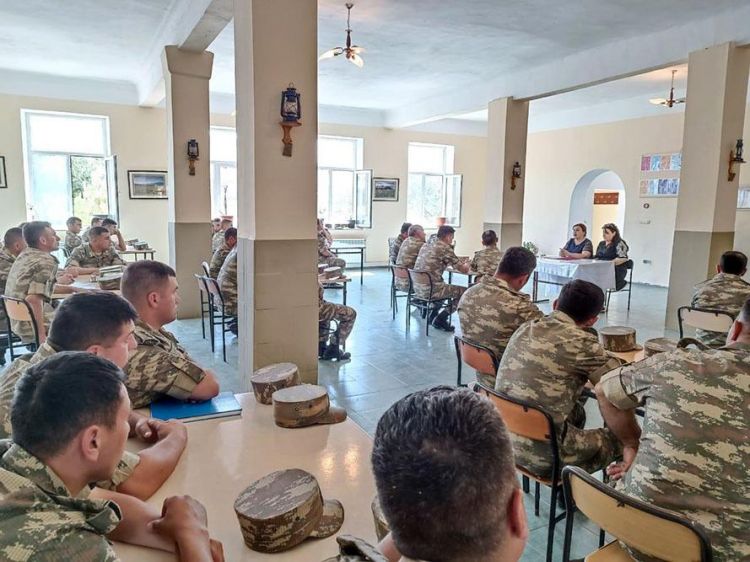 В Баку проведены семинары для военнослужащих