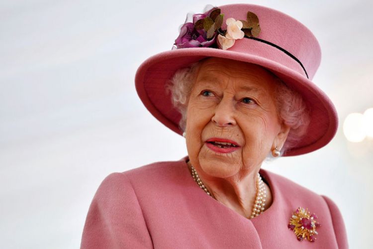 Елизавета II стала второй в списке самых долгоправящих монархов в истории