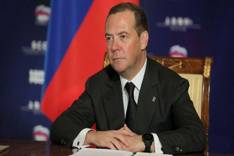 Шольц, Макрон и Драги не приближают Украину к миру Медведев