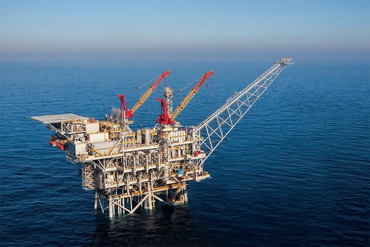 اتفاق بين باكو وطهران لتطوير حقول نفطية في بحر قزوين