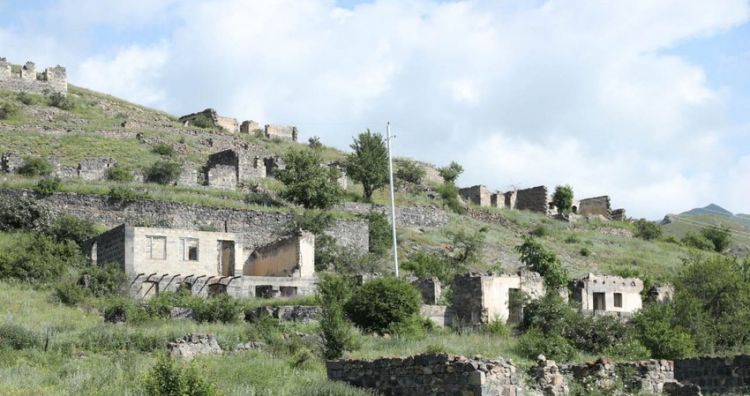 Очень печально наблюдать руины в Карабахе американская путешественница