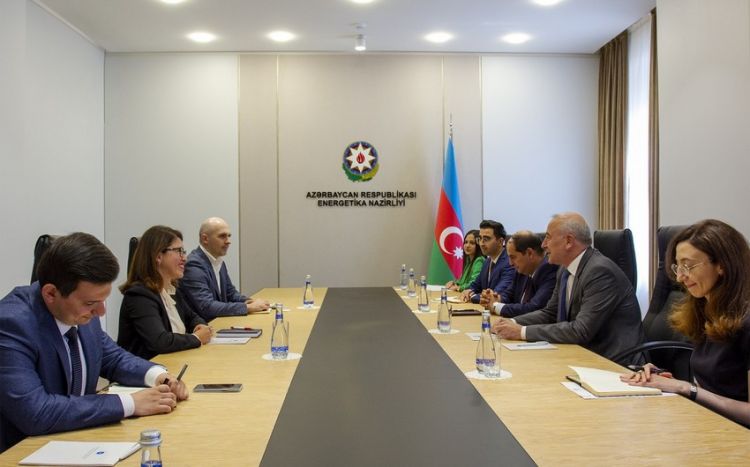 Azərbaycanla AYİB arasında əməkdaşlığın genişləndirilməsi müzakirə edildi