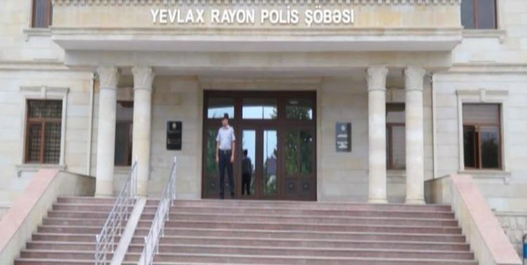 Polis Yevlaxda əməliyyat keçirdi, ata-oğul saxlanıldı