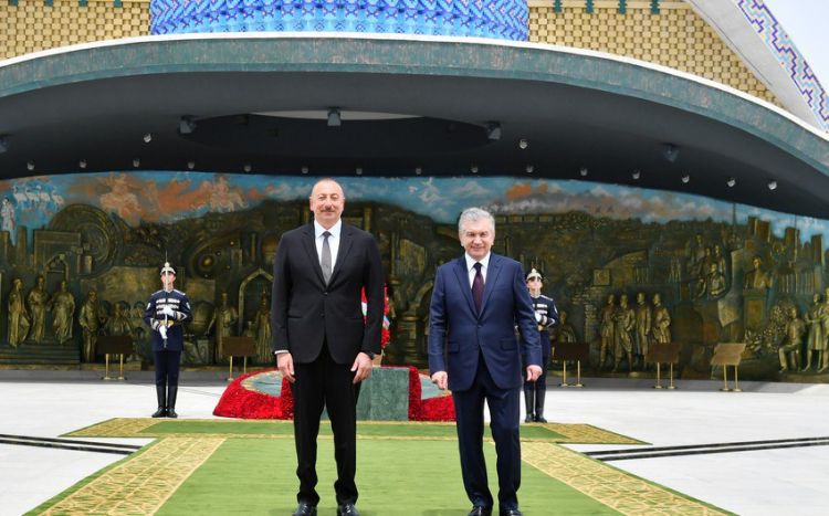 Prezident İlham Əliyev İçan-Qala Dövlət Tarixi Memarlıq Muzeyi ilə tanış olub YENİLƏNİB