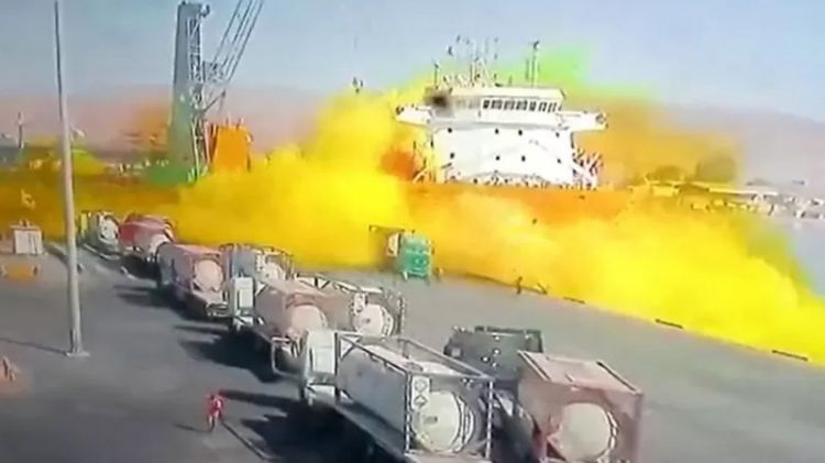 تسرب لغاز الكلور في ميناء العقبة بالأردن يودي بحياة 11 شخصاً