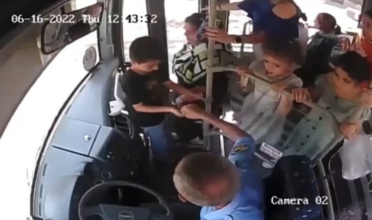 Qadın sərnişini avtobusundan çölə atan sürücü cəzalandırıldı Sumqayıt İcra Hakimiyyətindən AÇIQLAMA - ÖZƏL
