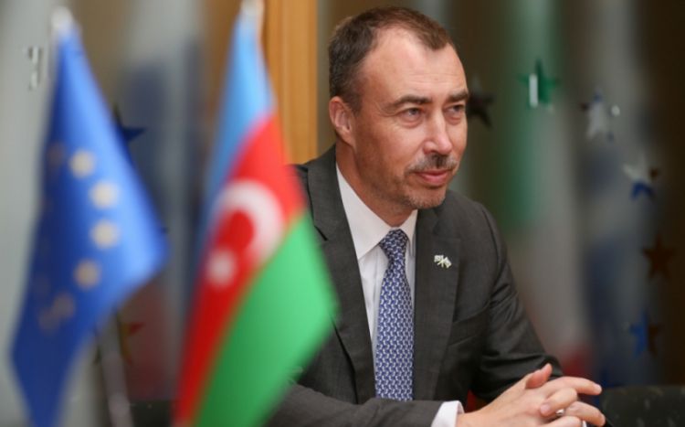 Спецпредставитель ЕС приветствовал мирные усилия азербайджанских и армянских экспертов